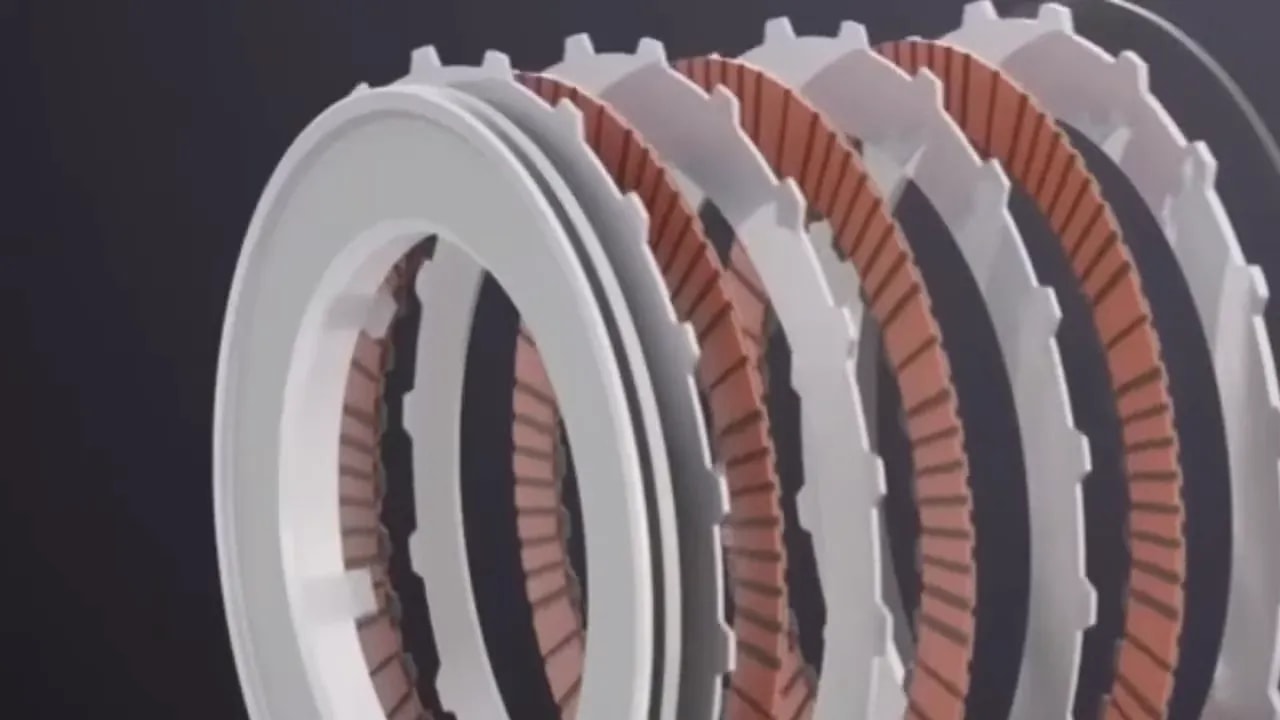 Exploded illustration of alternating clutch pack plates